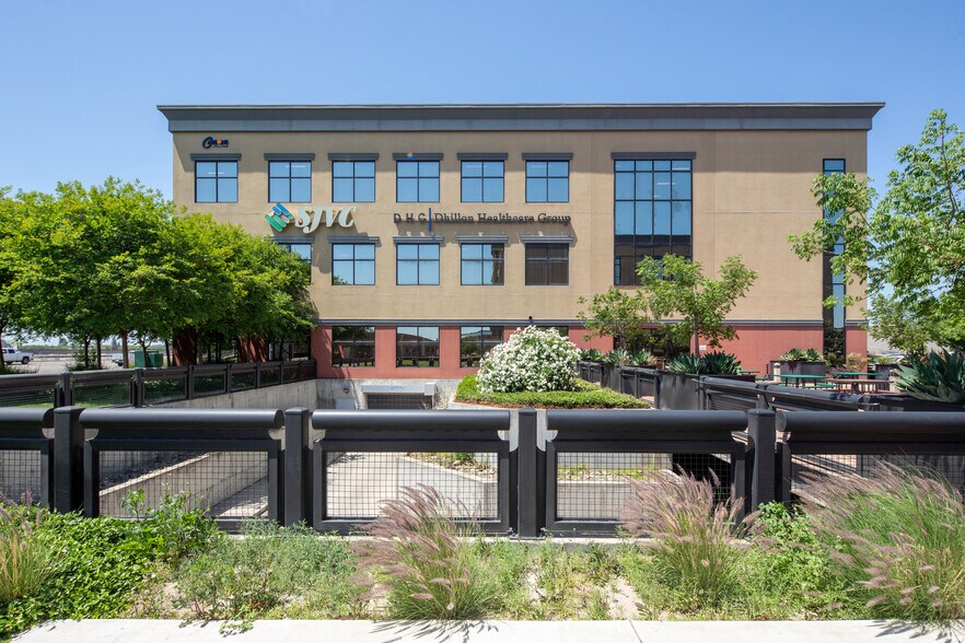 More Photos Of 5380 Pirrone Rd, Salida Office For Sale