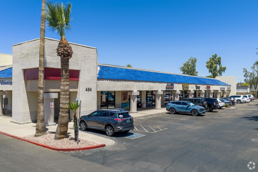 More Photos Of 2650-2702 E University Dr, Mesa Storefront For Lease