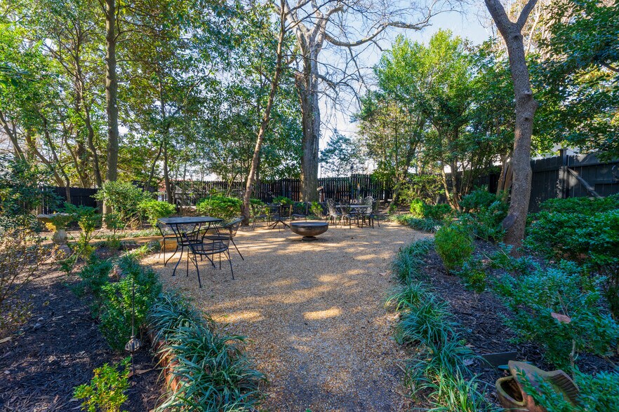 More Photos Of 132 E College St, Griffin Hospitality For Sale