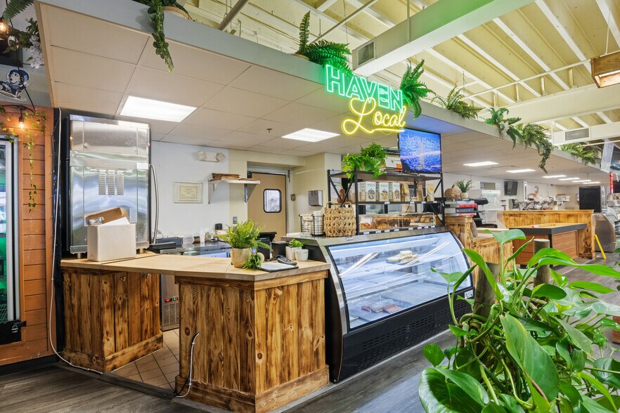 More Photos Of 7909 High School Rd, Elkins Park Restaurant For Lease