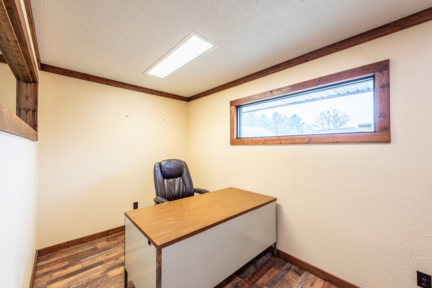 More Photos Of 706 W Barnard St, Glennville Medical For Sale