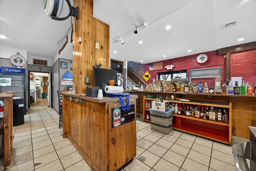 More Photos Of 650-654 S Main St, Wilkes-Barre Bar For Sale