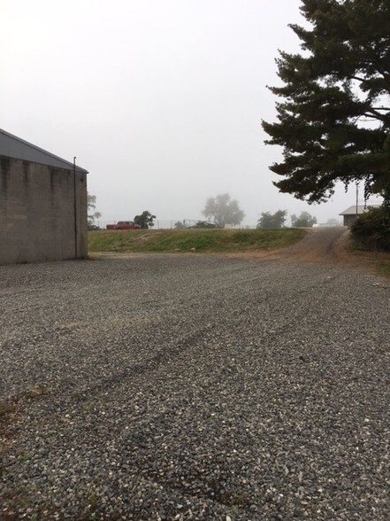 More Photos Of 701 Dan Dee Ln, Brilliant Warehouse For Lease