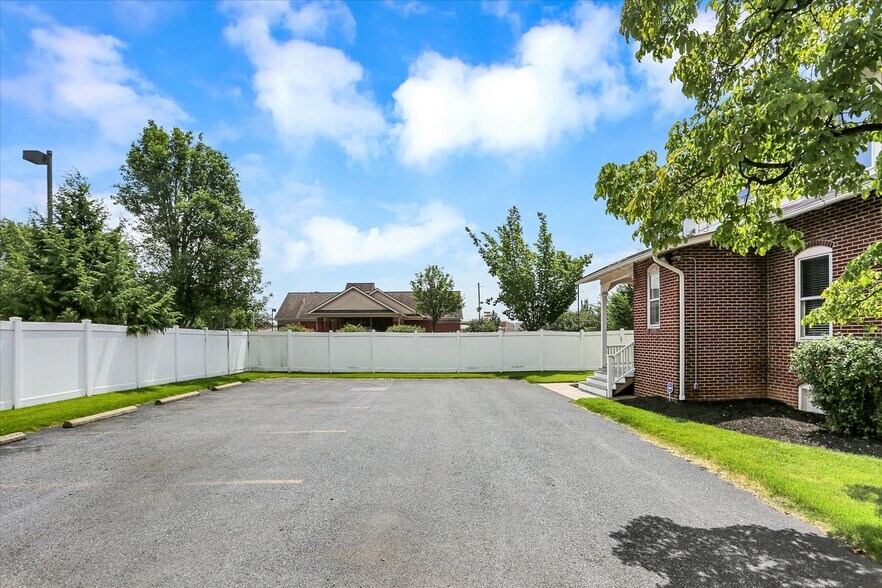 More Photos Of 27 S 34th St, Camp Hill Office For Lease