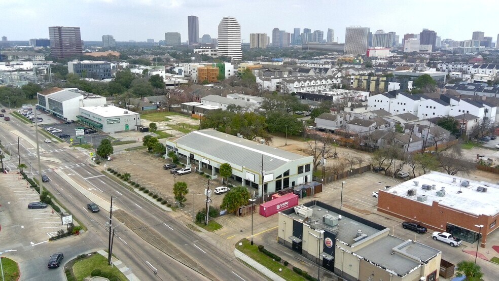 More Photos Of 3101-3121 Fountain View Dr, Houston Unknown For Lease
