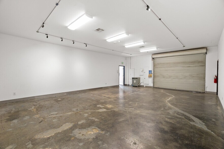 More Photos Of 3461 E 26th St, Los Angeles Manufacturing For Sale