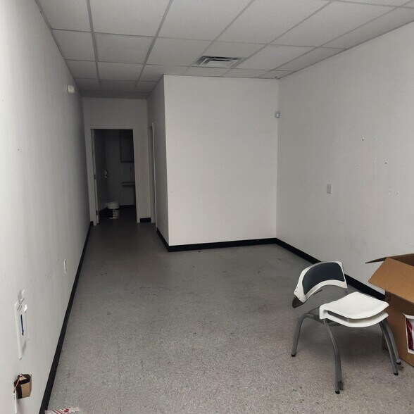 More Photos Of 4409 N High St, Columbus Freestanding For Lease