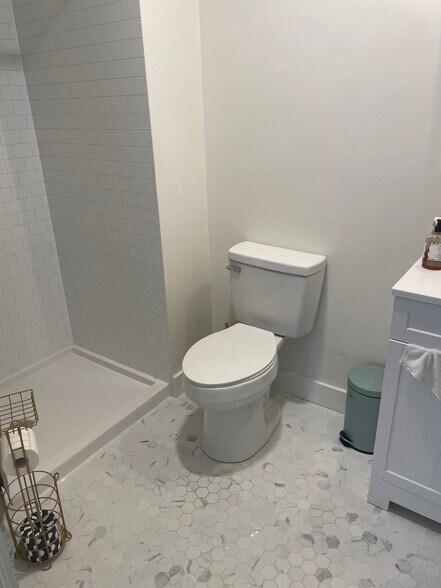 More Photos Of 6 Commerce St, Beacon Office For Lease