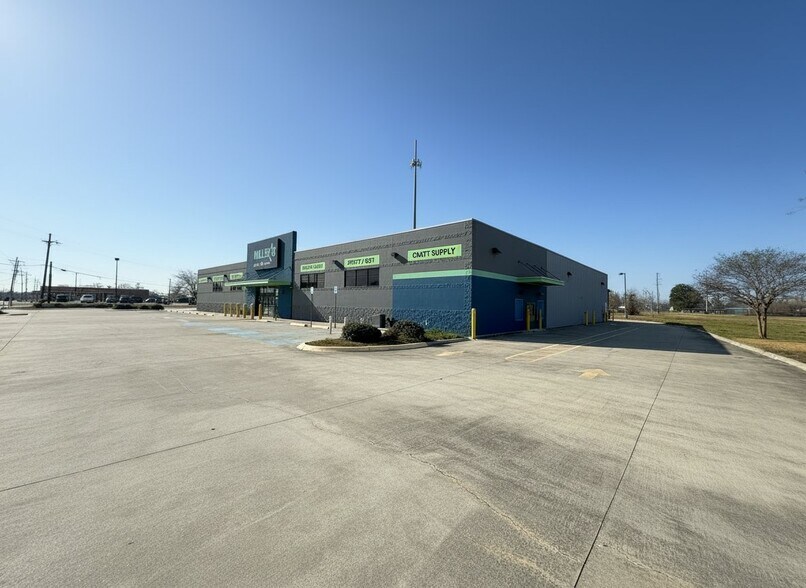 More Photos Of 1514 Sampson St, Westlake Freestanding For Sale