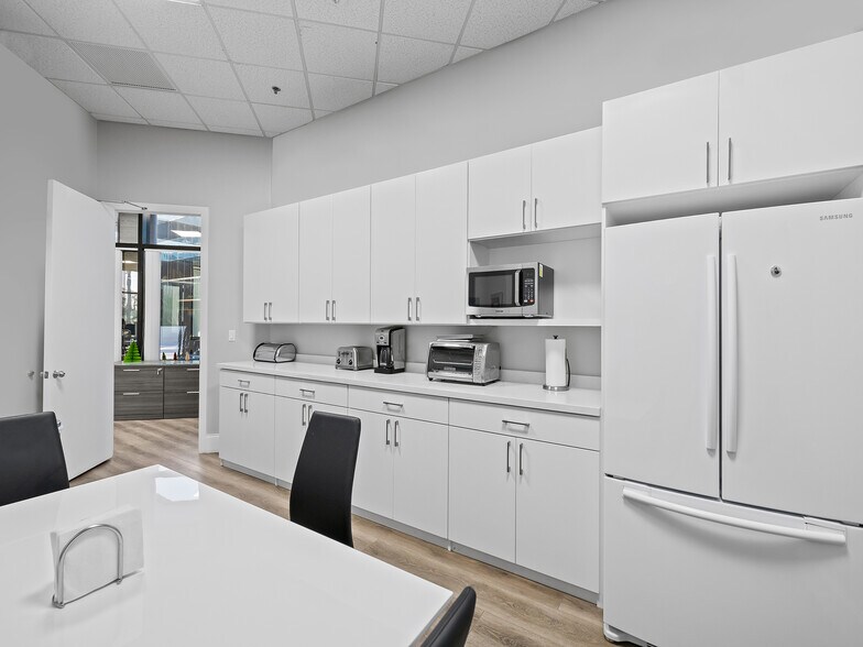 More Photos Of 4800 N Federal Hwy, Boca Raton Medical For Sale