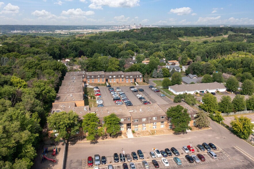 More Photos Of 2236 Lower Afton Rd, Saint Paul Apartments For Sale