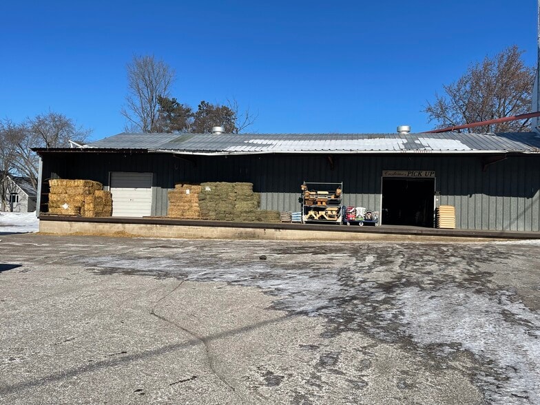 More Photos Of 5582 N 146th St, Hugo Freestanding For Sale