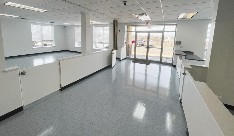 More Photos Of 105 Stony Pointe Way, Strasburg Medical For Lease