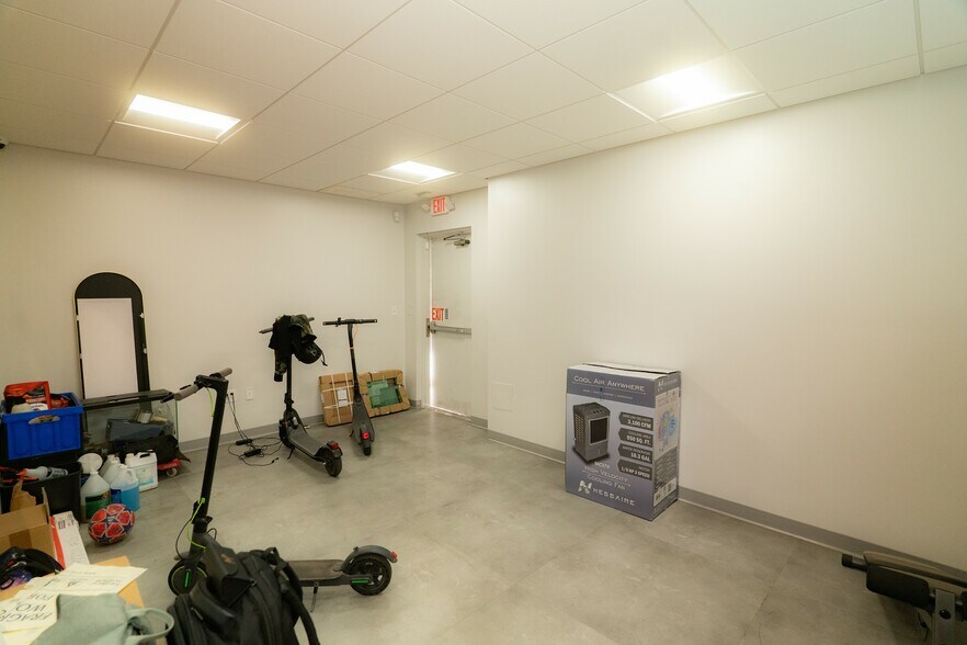 More Photos Of 7851-7863 NW 46th St, Doral Warehouse For Sale