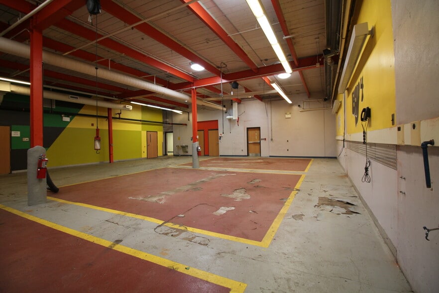 More Photos Of 925 N 8th St, Camden Warehouse For Lease