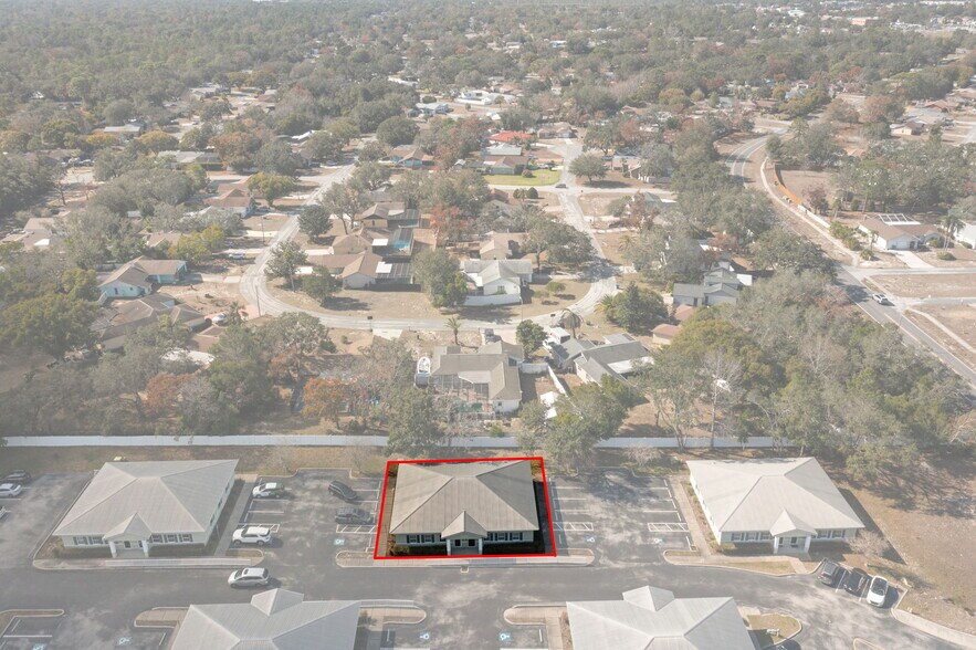 More Photos Of 8352 Forest Oaks Blvd, Spring Hill Office For Sale