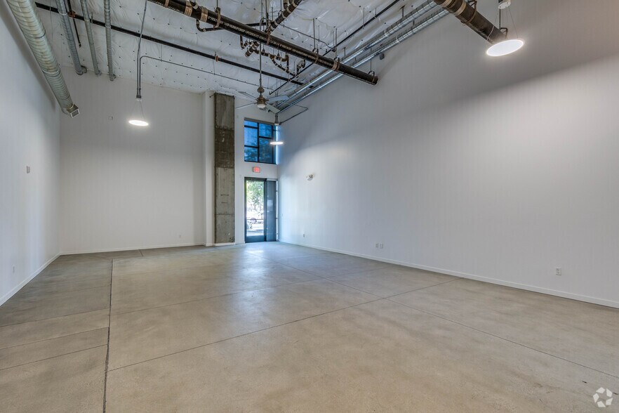 More Photos Of 901 E Fremont St, Las Vegas Coworking Space