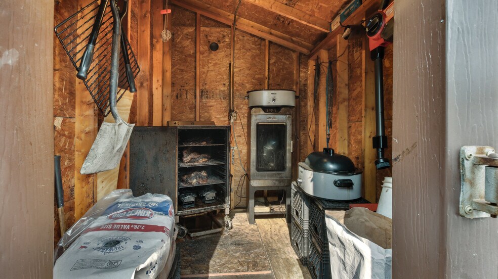 More Photos Of 909 W Main St, Cameron General Retail For Sale