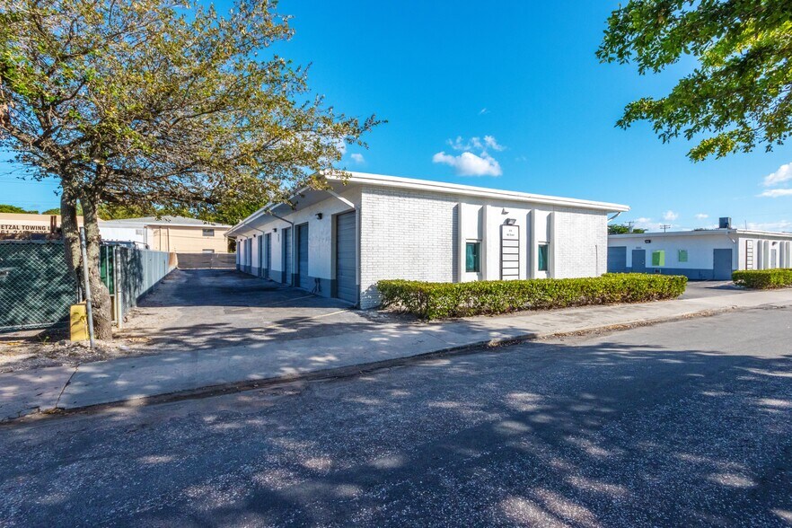 More Photos Of 518 N G St, Lake Worth Beach Warehouse For Sale