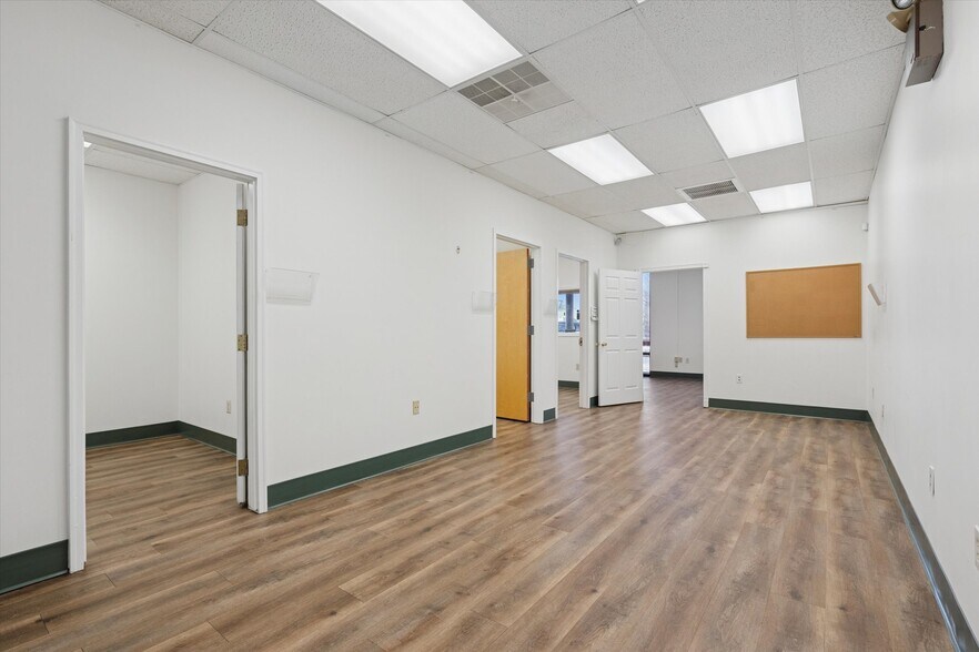 More Photos Of 10501 Academy Rd, Philadelphia Medical For Sale