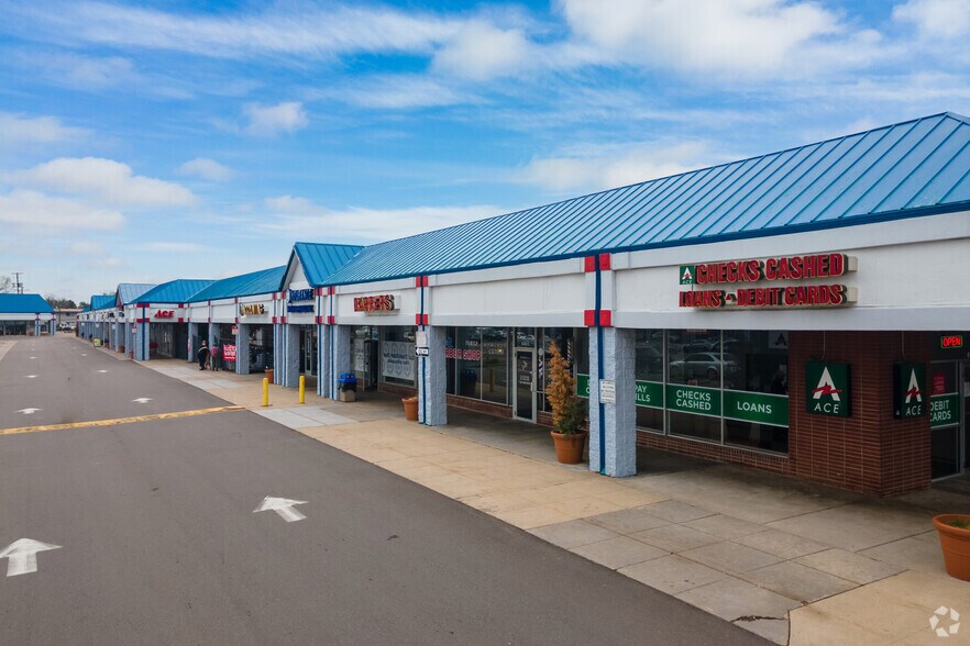 More Photos Of 600-730 Peoria St, Aurora Unknown For Lease