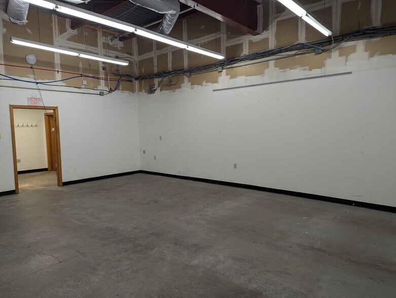 More Photos Of 612 Tenney Mountain Hwy, Plymouth Storefront For Lease