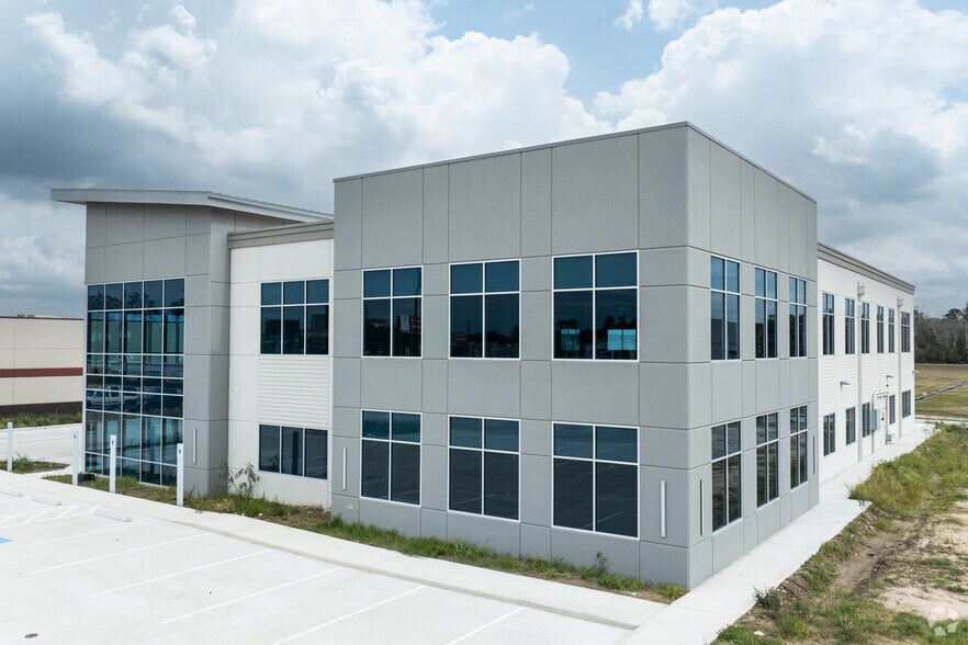More Photos Of 18760 US 59 N hwy, Humble Medical For Lease