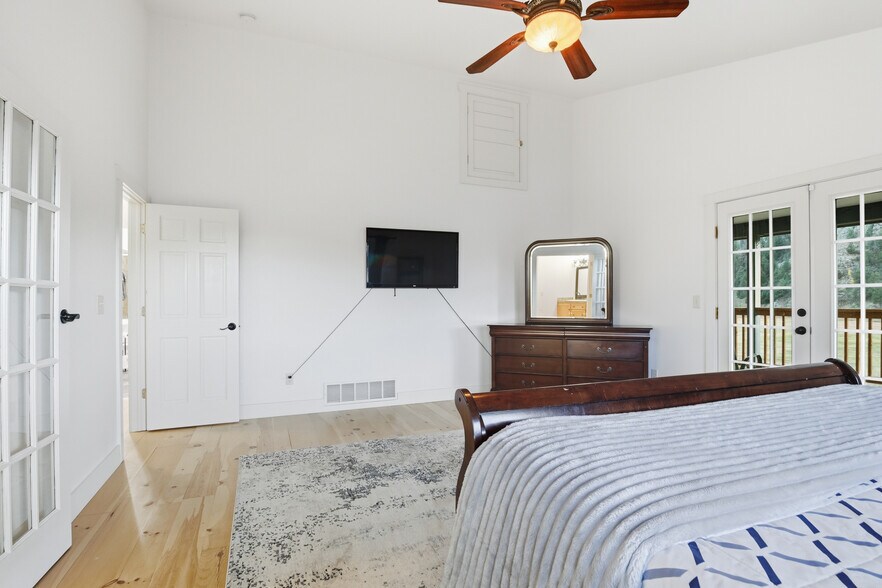 More Photos Of 1636 Lakemoor Dr, Florissant Specialty For Sale