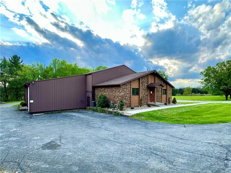 More Photos Of 20 Henderson Ln, West Middlesex Industrial For Sale