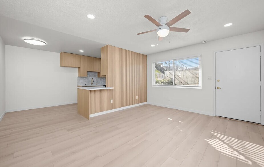More Photos Of 2003 Emerald St, San Diego Apartments For Sale