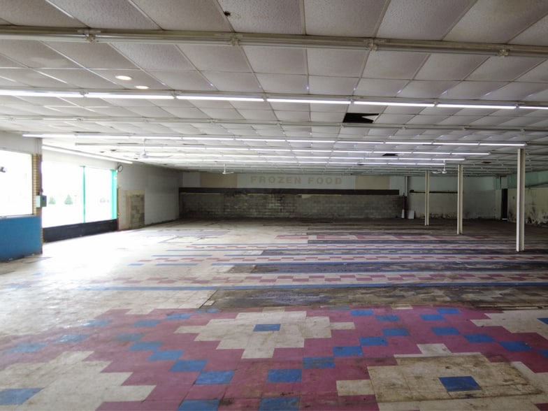More Photos Of 500 Old Indiana 28 Hwy, Williamsport Freestanding For Sale