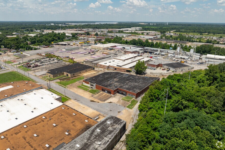 More Photos Of 730-750 Huron St, Memphis Warehouse For Lease