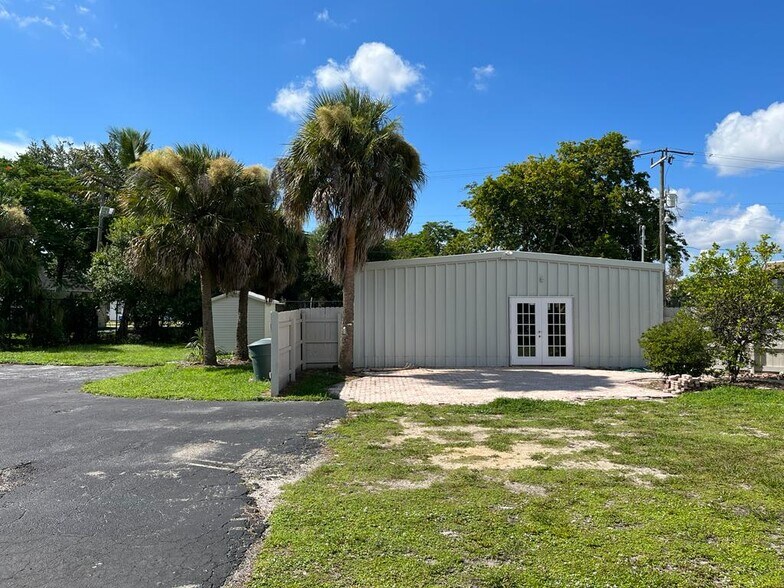 More Photos Of 2054 Crawford St, Fort Myers Loft Creative Space For Lease