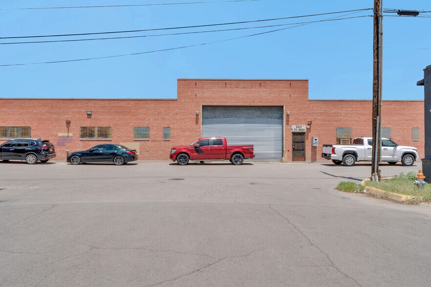 More Photos Of 220 N Saint Vrain St, El Paso Light Distribution For Sale