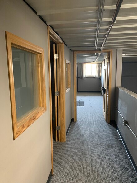 More Photos Of 320 Packerland Dr, Green Bay Manufacturing For Lease