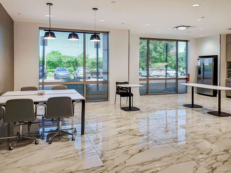 More Photos Of 4509 Creedmoor Rd, Raleigh Coworking Space