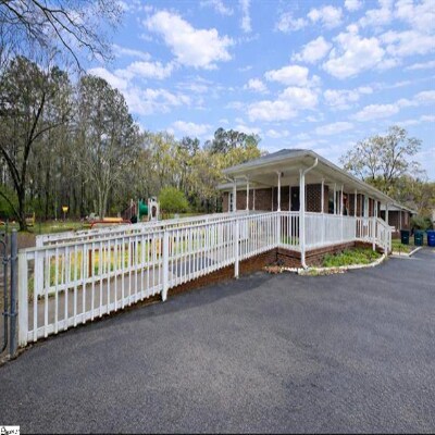 More Photos Of 615 Fairview St, Fountain Inn Office For Sale