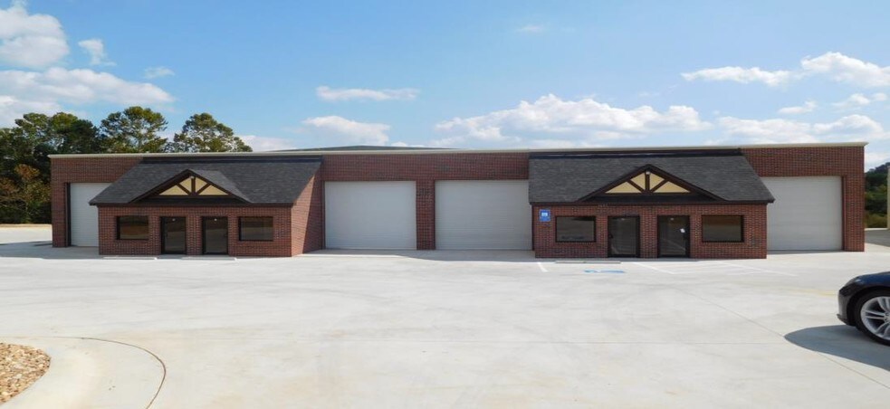 Primary Photo Of 3643 Explorer Trl, Oakwood Light Manufacturing For Lease