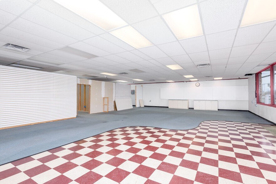 More Photos Of 445 W Washington St, Sequim Freestanding For Lease