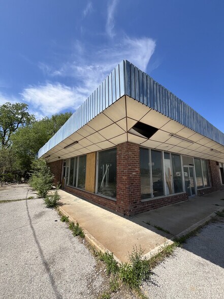 More Photos Of 6512-6528 N Peoria Ave, Tulsa General Retail For Sale