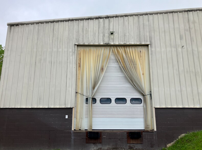 More Photos Of 271 Upper North Rd, Highland Warehouse For Sale