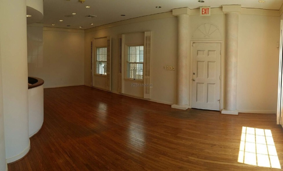 More Photos Of 9800 Falls Rd, Potomac Medical For Lease