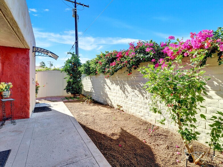 More Photos Of 525 S Thornhill Rd, Palm Springs Apartments For Sale