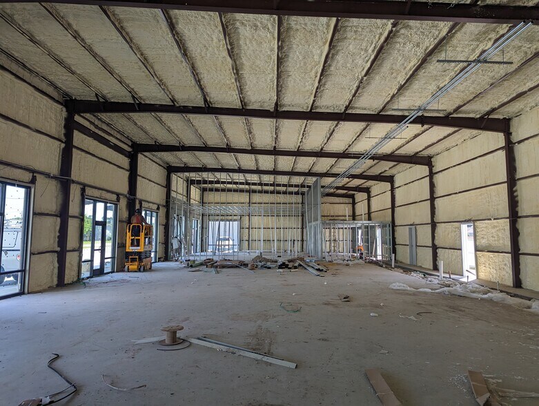 More Photos Of 2302 Nall St, Port Neches Storefront For Lease