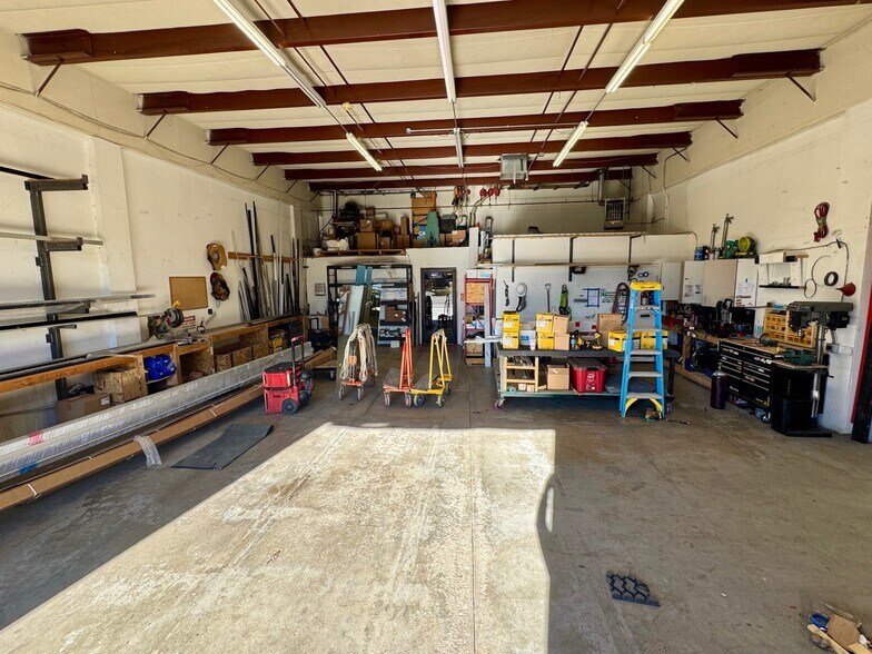 More Photos Of 15350 E Hinsdale Cir, Centennial Light Distribution For Lease