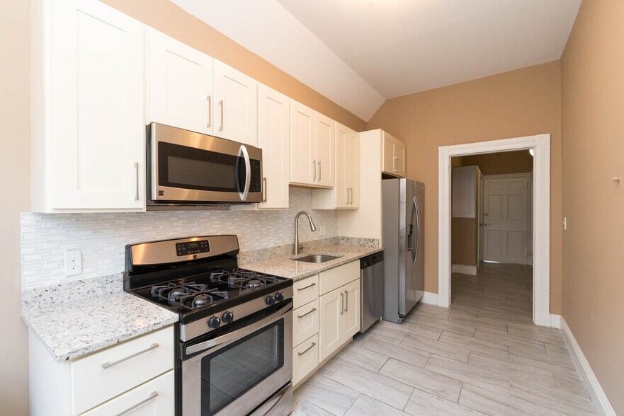 More Photos Of 18 W Franklin St, Baltimore Office Residential For Sale