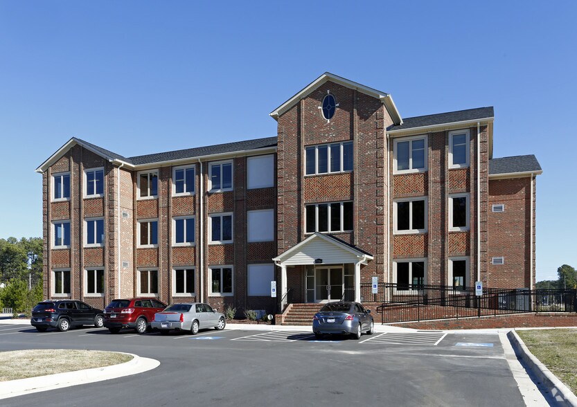 More Photos Of 7724 Raeford Rd, Fayetteville Medical For Lease