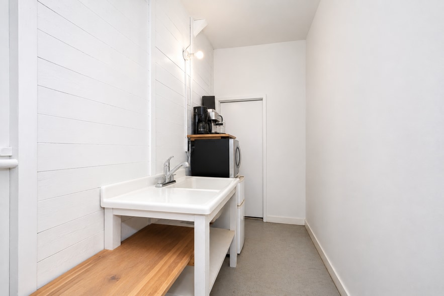 More Photos Of 154 26th St, Brooklyn Warehouse For Sale