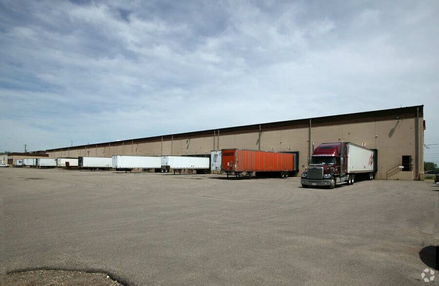 Primary Photo Of 2500 Walnut St, Roseville Warehouse For Lease