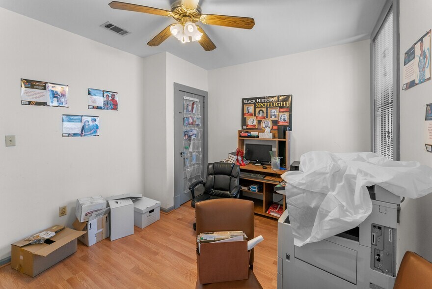 More Photos Of 902 W 36th St, Savannah Religious Facility For Lease